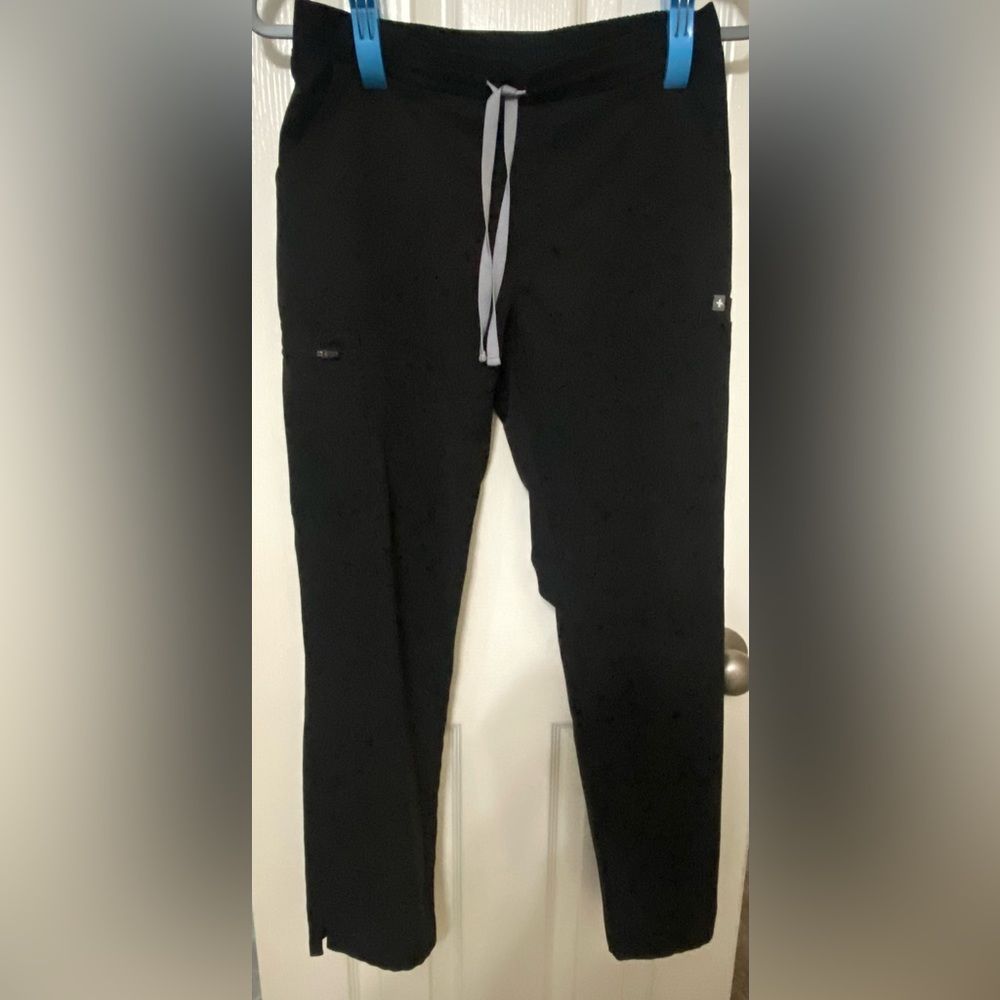 Figs Black Technical Collection straight leg cargo pocket scrub pant